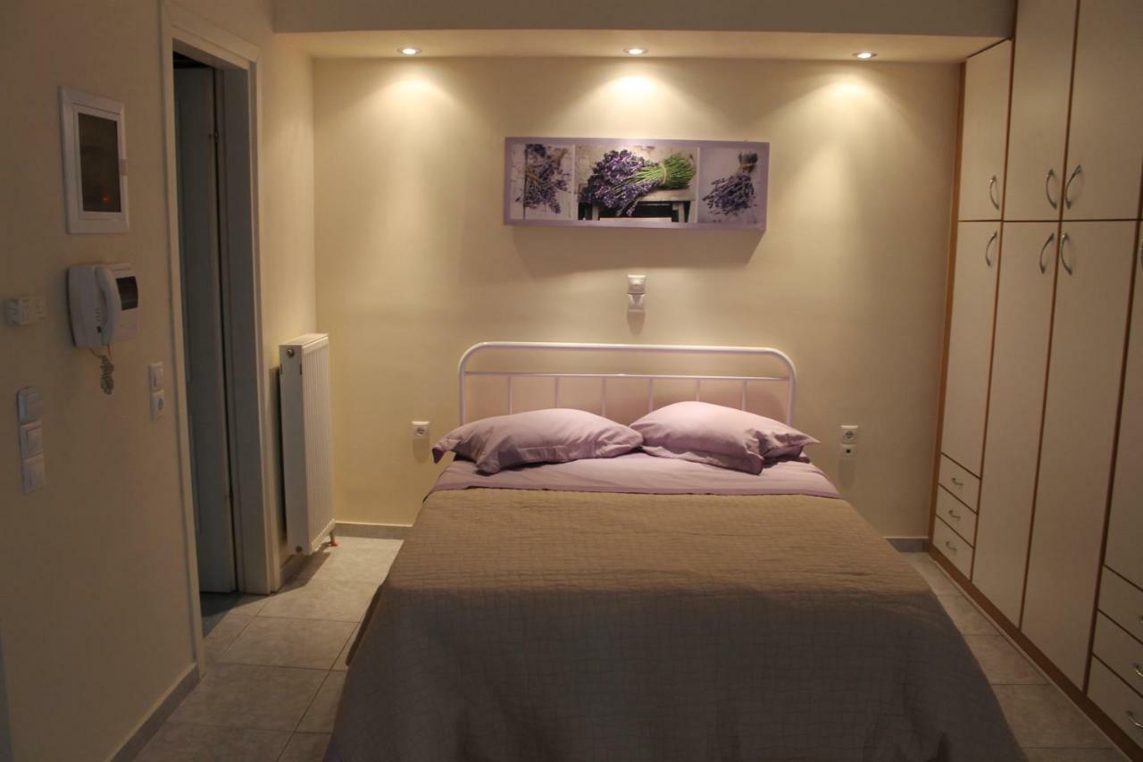 Cozy Studio Apartment In Pireus Ngoại thất bức ảnh