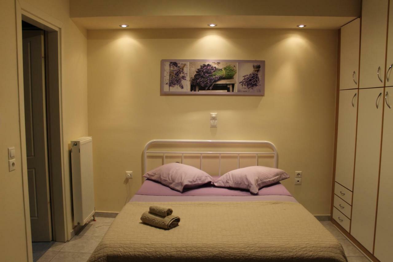 Cozy Studio Apartment In Pireus Ngoại thất bức ảnh